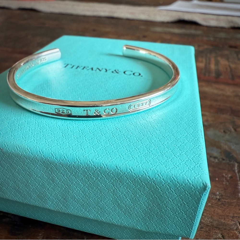【Tiffany & Co】1837 Collection Narrow Concave Cuff Bracelet